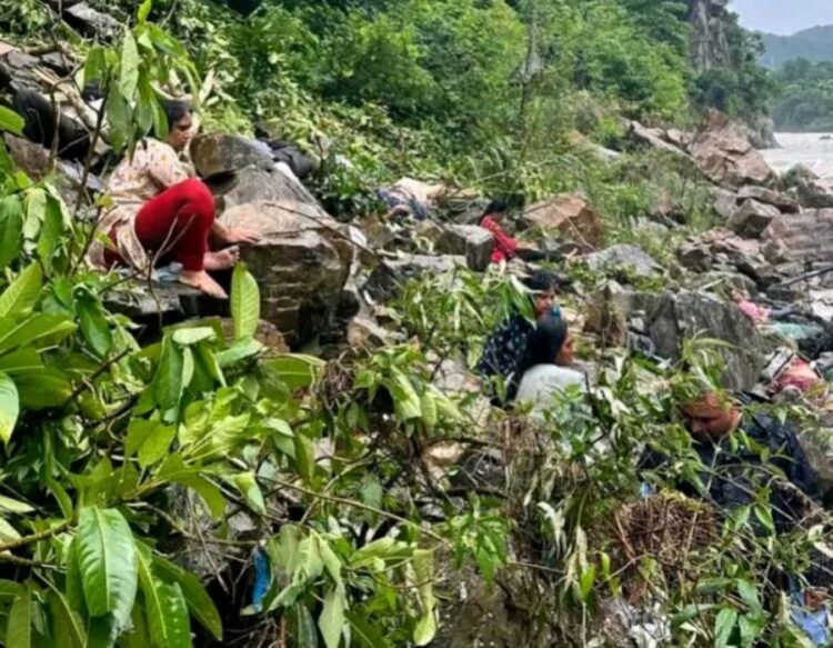 Nepal Bus Accident (1)